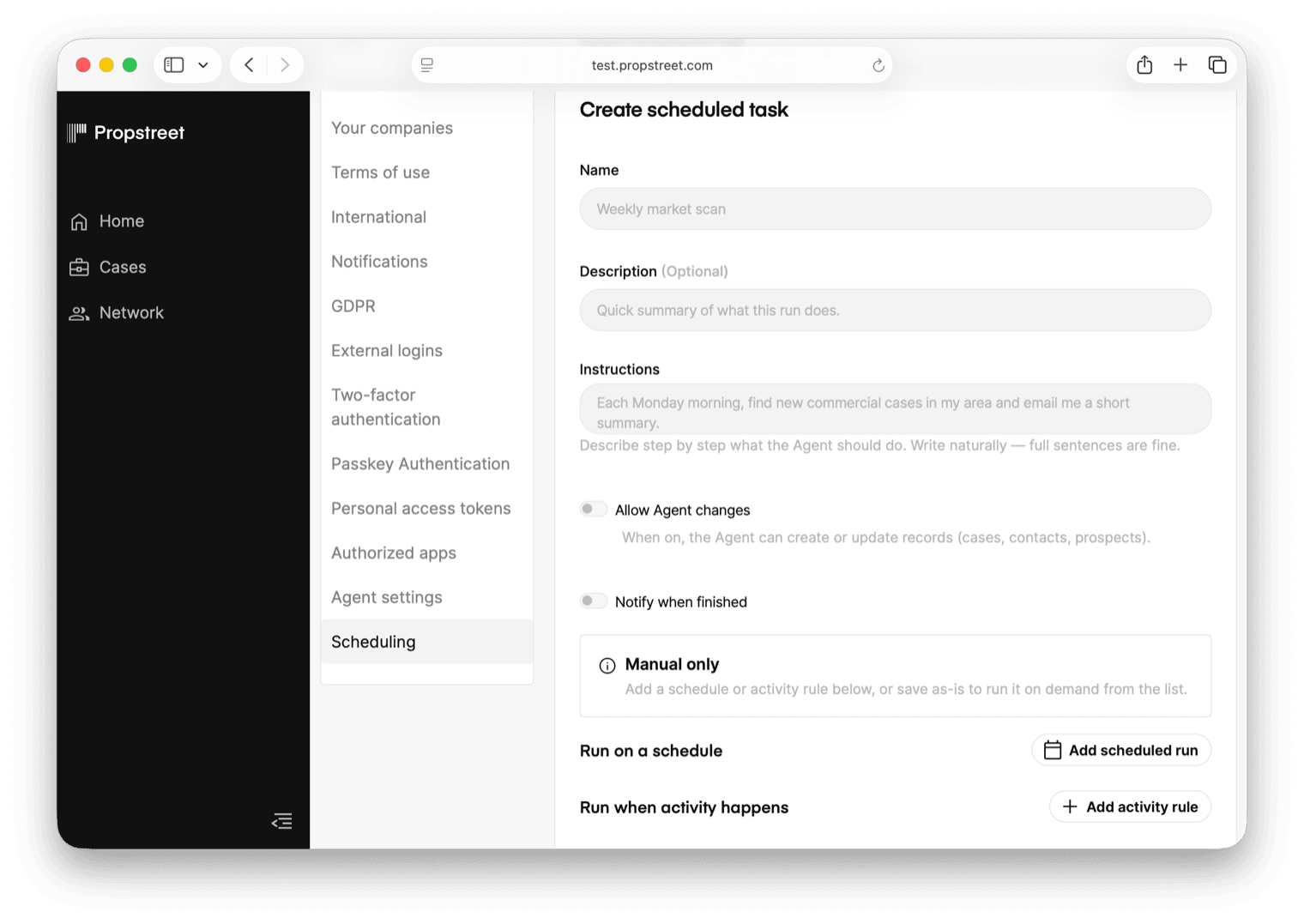 Schemasidan med redigeraren Skapa schemalagt jobb öppen, med sektionerna Namn, Beskrivning, Instruktioner och triggers synliga.